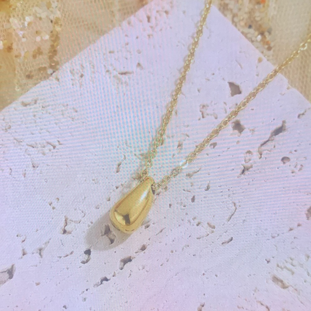 Chic Gold Teardrop Pendant Necklace - Picture 2 of 4